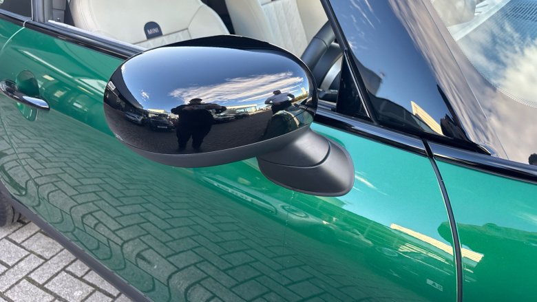 MINI Cooper 1.5 C Exclusive 3dr Auto Petrol Hatchback